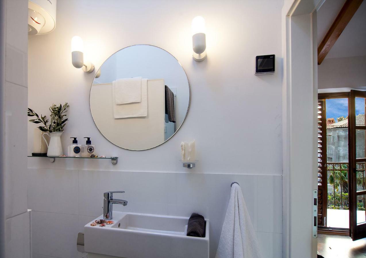 Holiday Home Kuca Na Moru Kornić Εξωτερικό φωτογραφία